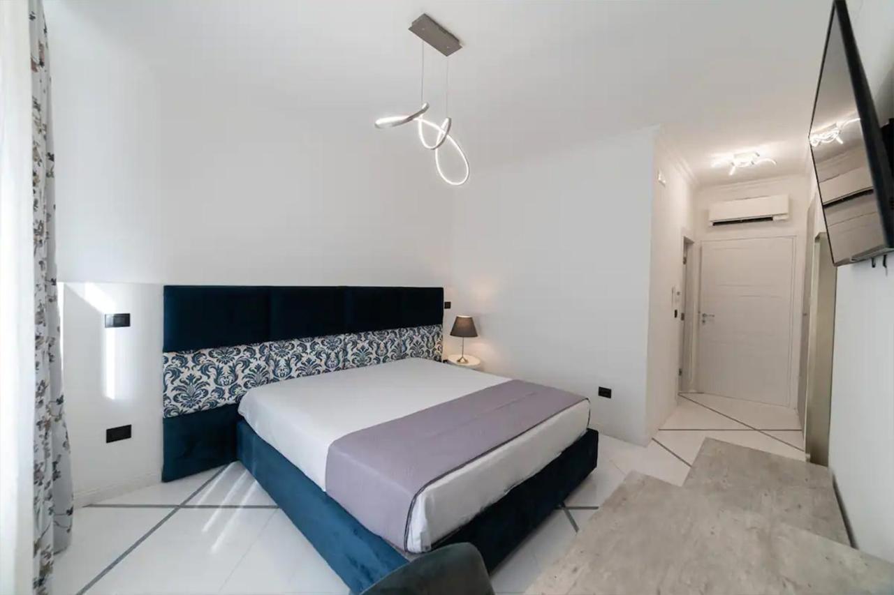 Apartments Hotel Real Suite Napoli Chiaia Mergellina Kültér fotó